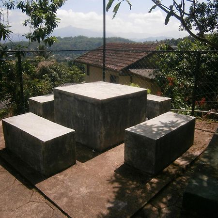 Jily Stay Kandy Bagian luar foto